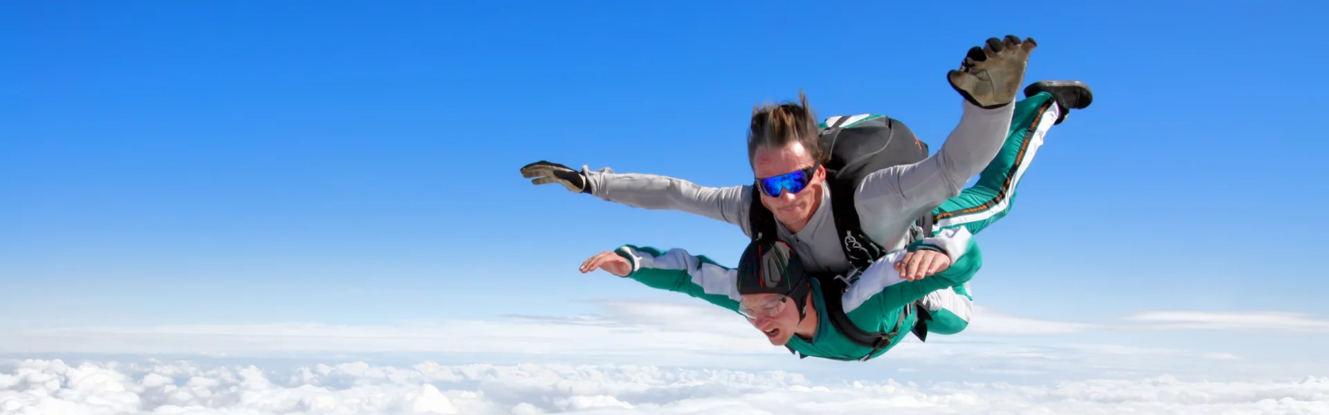 Everything About Skydiving in NZ: Weight, Age, & Clothes